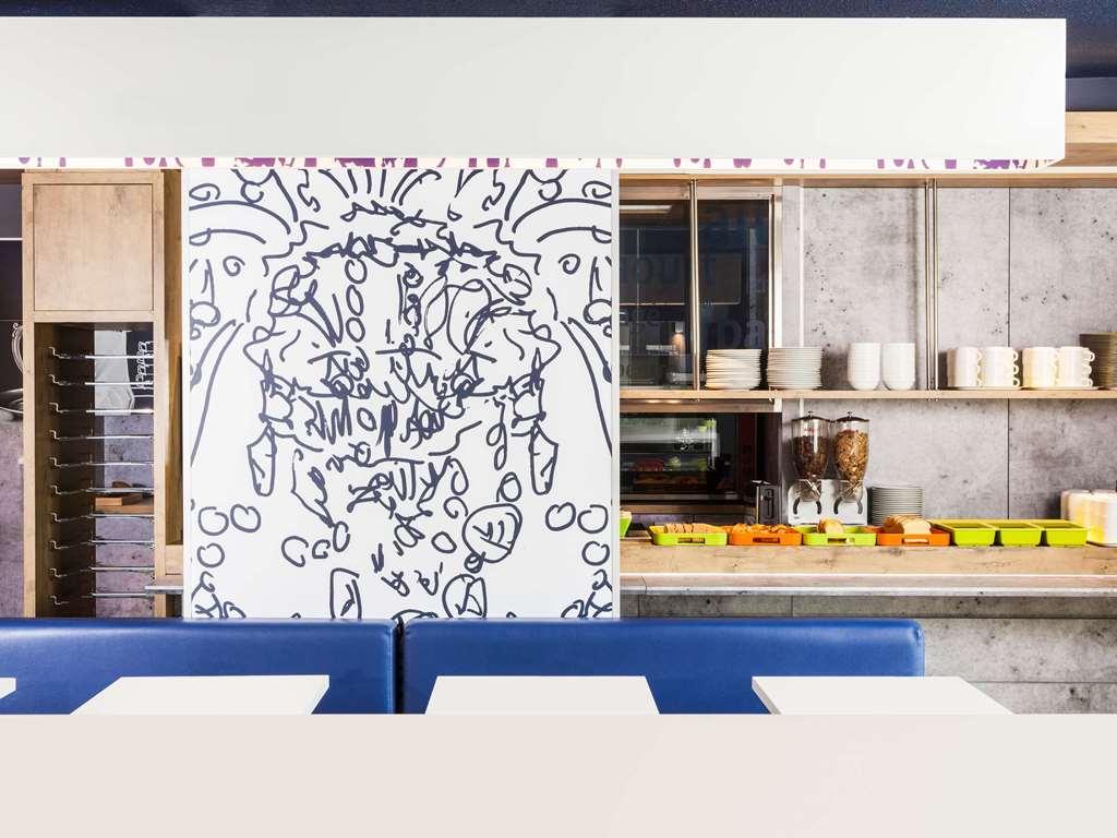 Ibis Budget Nantes Nord Saint Herblain Restaurant photo