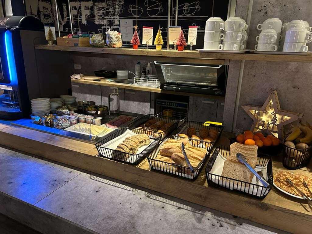 Ibis Budget Nantes Nord Saint Herblain Restaurant photo
